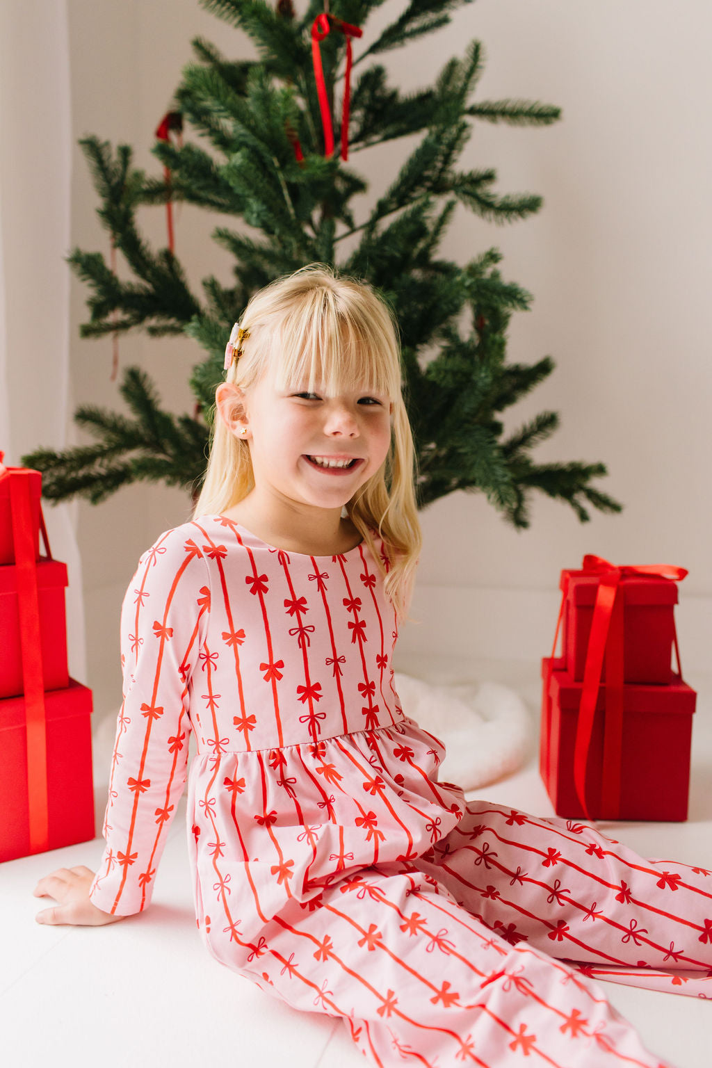 Long Sleeve Leggy Romper in Dainty Bows